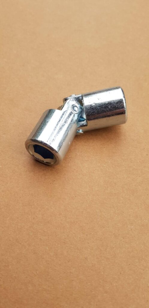 UNIVERSAL JOINT FOR TILTING CAR LIFT